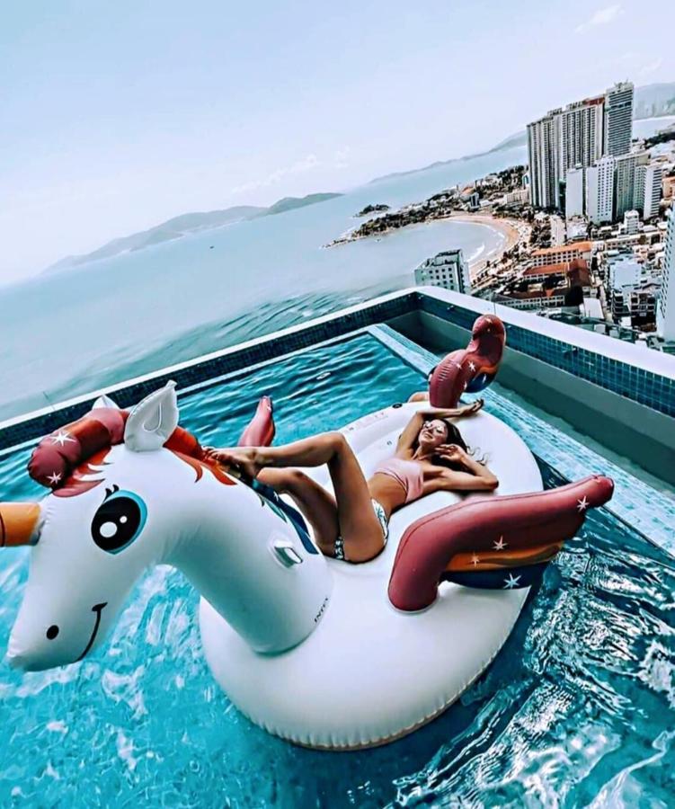 Beachfront Scenia Bay Apartment 나트랑 외부 사진