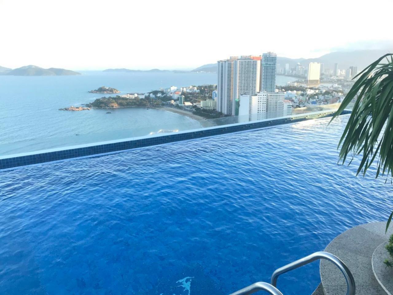 Beachfront Scenia Bay Apartment 나트랑 객실 사진
