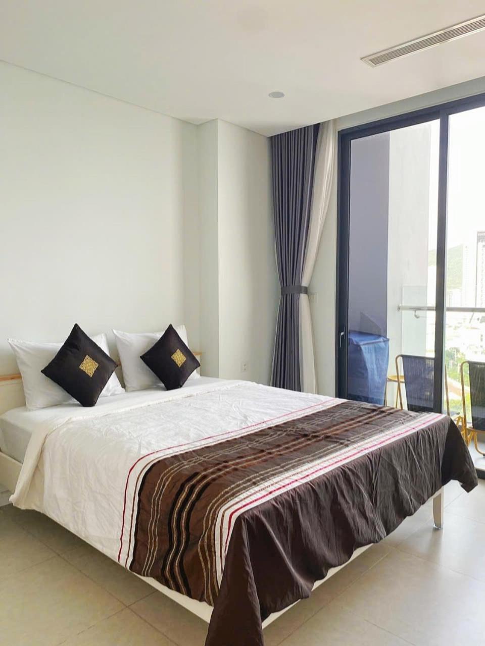 Beachfront Scenia Bay Apartment 나트랑 외부 사진