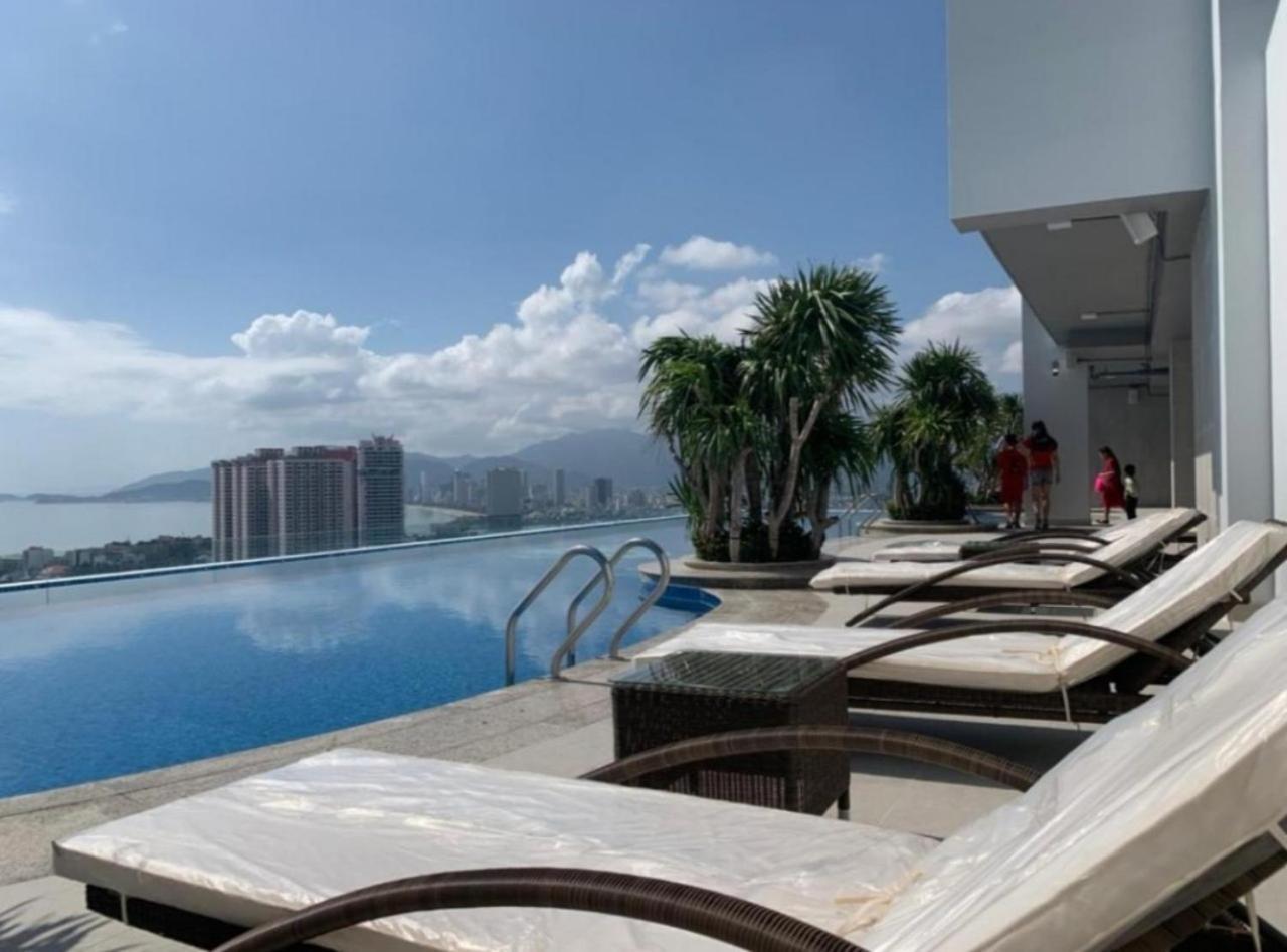 Beachfront Scenia Bay Apartment 나트랑 외부 사진
